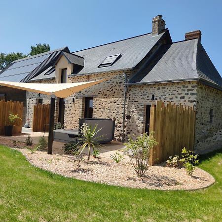 La Douce Halte - Gites Avec Spa Ou Sauna Saint-Ouen-Des-Toits Ngoại thất bức ảnh