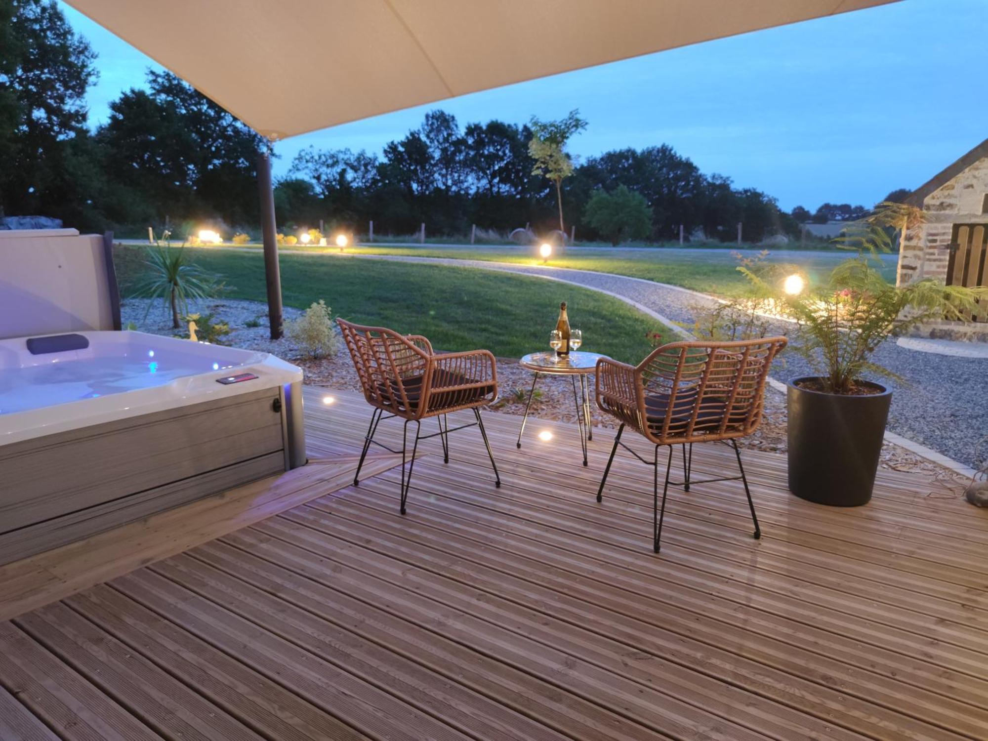La Douce Halte - Gites Avec Spa Ou Sauna Saint-Ouen-Des-Toits Ngoại thất bức ảnh