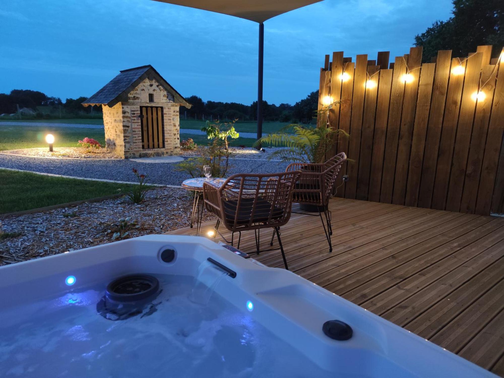 La Douce Halte - Gites Avec Spa Ou Sauna Saint-Ouen-Des-Toits Ngoại thất bức ảnh